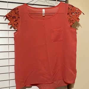 Xhilaration Lace Cap Sleeve Top. Size: XS